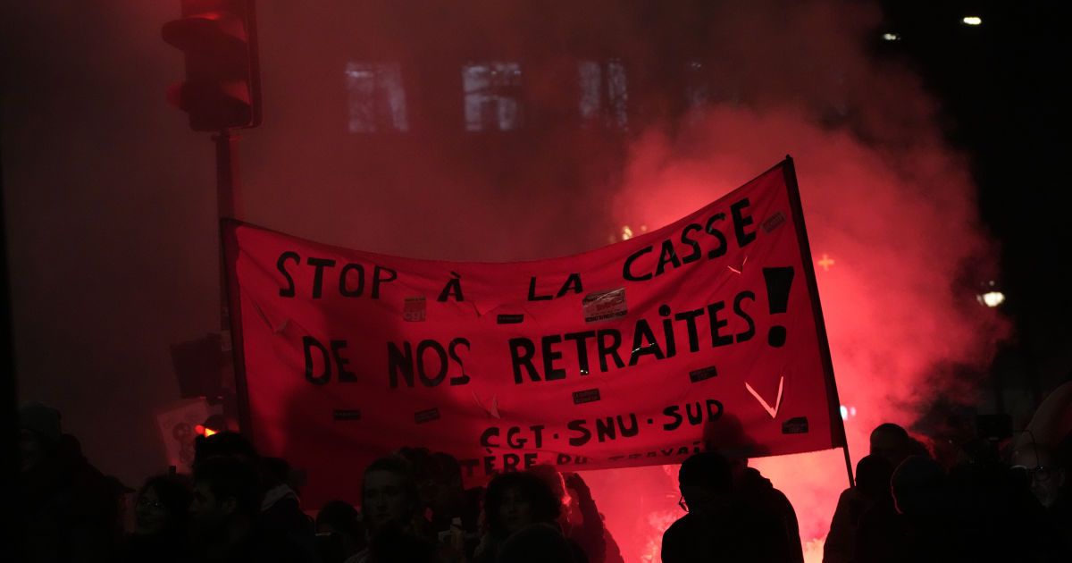 Во Франции более 1 млн человек протестовали против повышения пенсионного возраста
