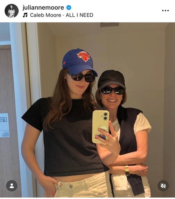 Джуліанна Мур із донькою