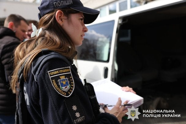 У Миколаєві 33-річний чоловік поранив ножем патруль та ТЦК / © Національна поліція України