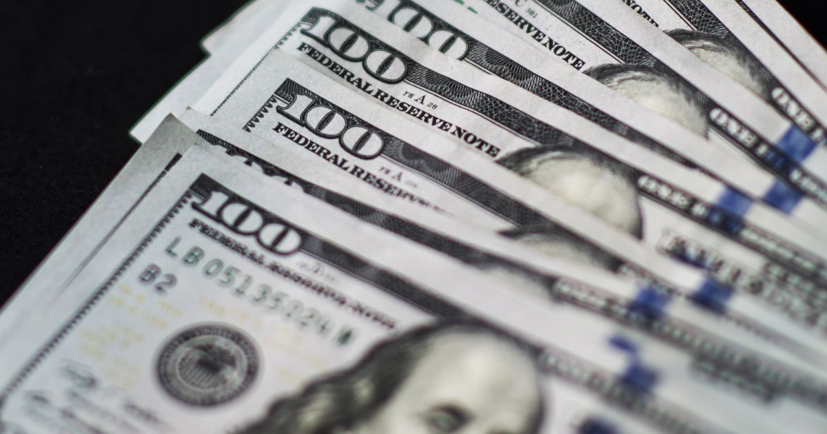 Нацбанк продает на аукционе 50 миллионов долларов