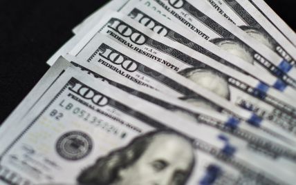Доллар и евро безудержно обесценивают гривну. Курсы Нацбанка на 27 января