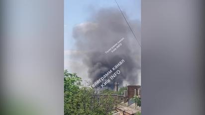 У Києві на Солом'янці спалахнула масштабна пожежа