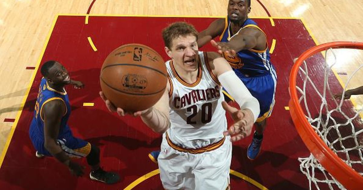 Финалист НБА прошлого сезона Тимофей Мозгов не поможет россиянам на Евробаскете-2015.