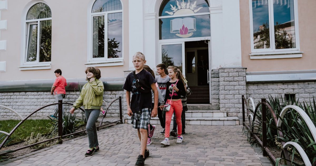 В Україні четвертий рік триває реформа інтернатів: як змінилося життя дітей у сиротинцях
