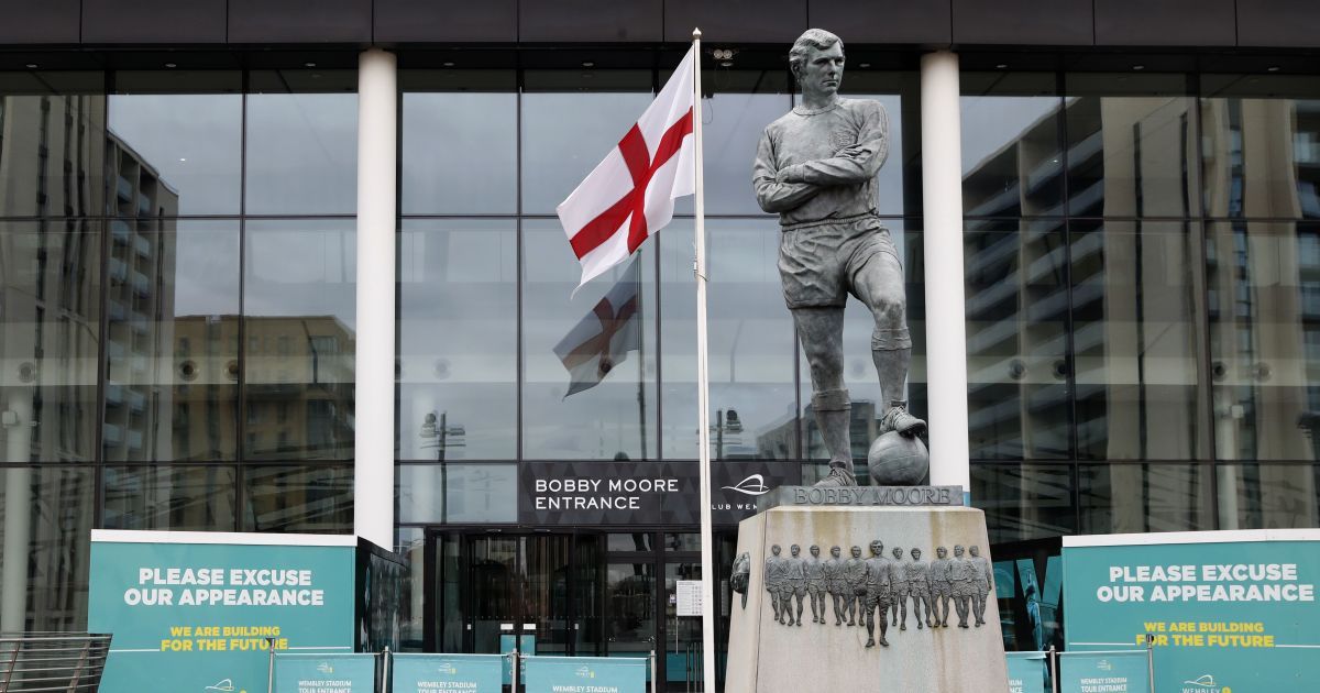 Клуби АПЛ можуть знизити футболістам зарплати на 30% та виділять 125 мільйонів фунтів командам з нижчих ліг