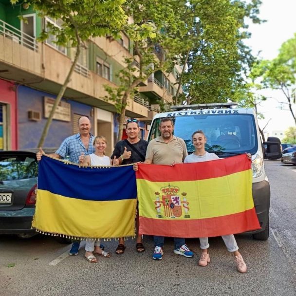 Ірина Федишин допомогла придбати для України карету швидкої / © instagram.com/irynafedyshyn