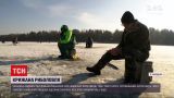 Поки крига товста і міцна: на українських водоймах повно рибалок