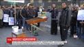 На митинг к Кабмину люди вышли из-за массовой гибели пчел