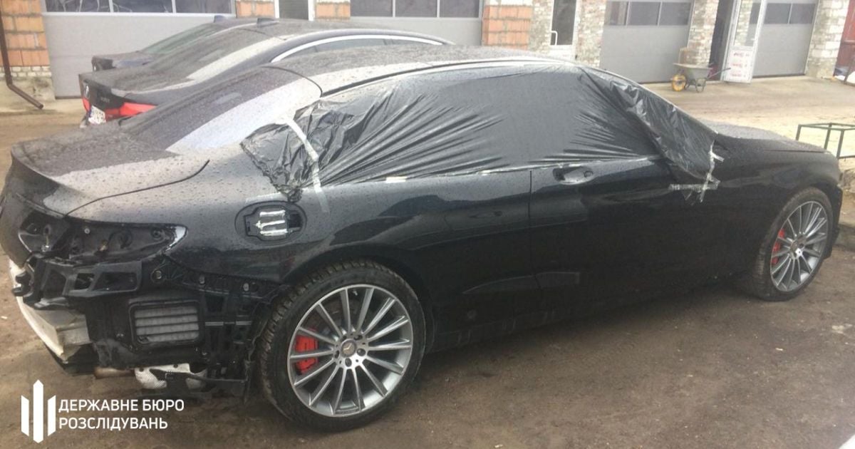 В Україні викрили схему незаконного ввезення елітних автомобілів