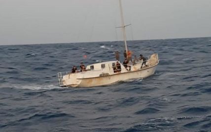 Біля берегів Італії спіймали яхту з 74 нелегальними мігрантами. Серед затриманих українці