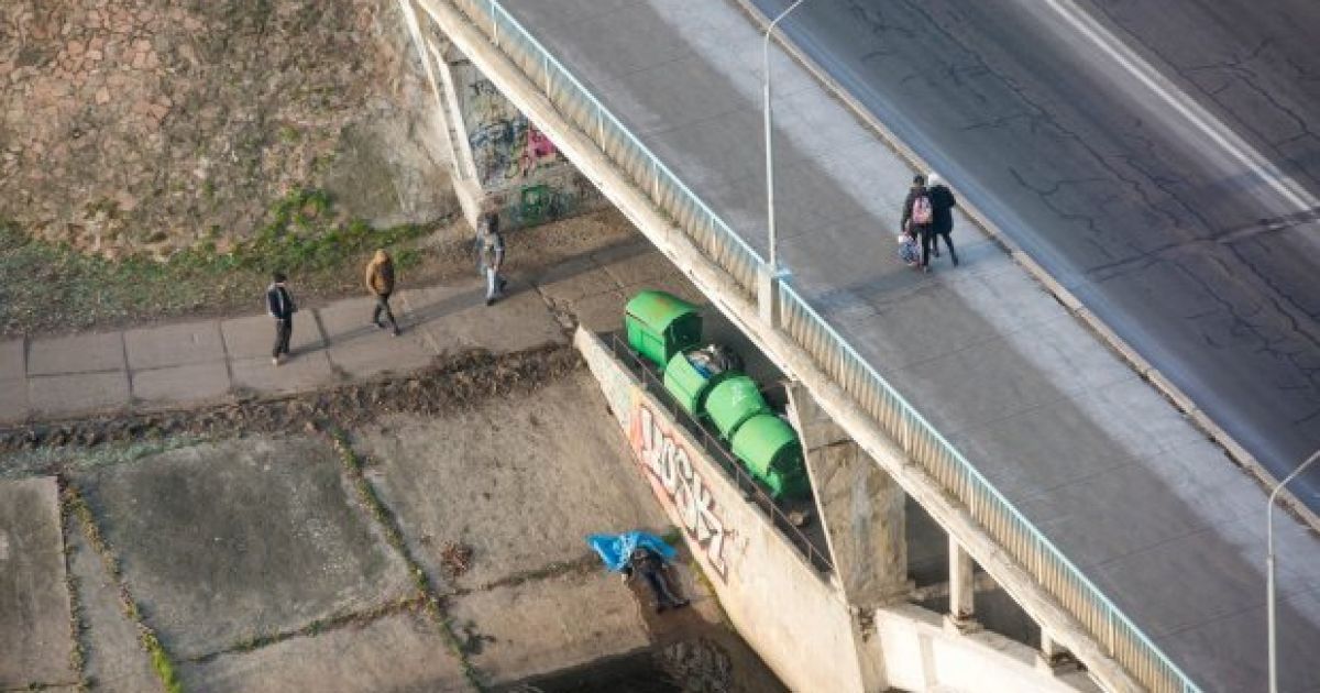 Чоловік повісився на мосту_3 / © Jeka Kotenko facebook