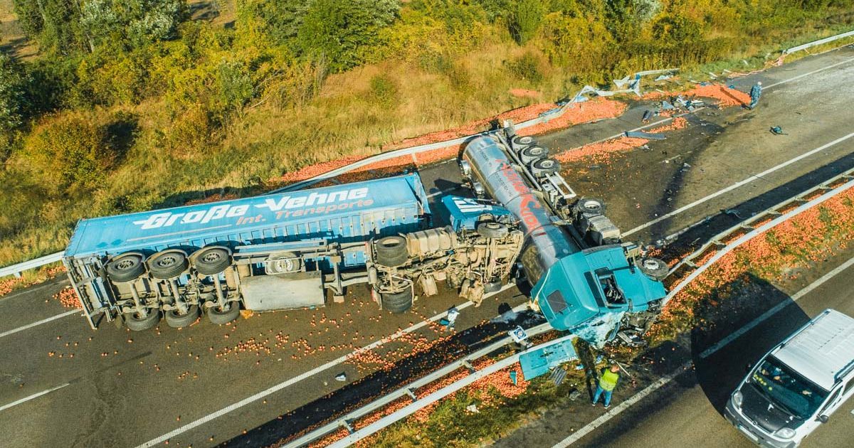 ДТП фури з яблуками і молоком Київщина_3 / © kiev.informator.ua