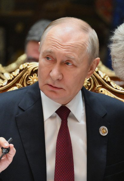 Путин и Песков.