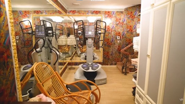 Спортзал у гостьовому будинку Камалії