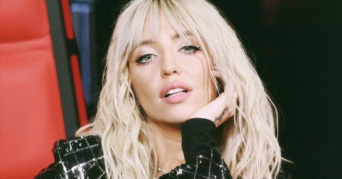 Сексапильная DOROFEEVA в топе с декольте заявила, что собрала команду в "Голосі країни-11"