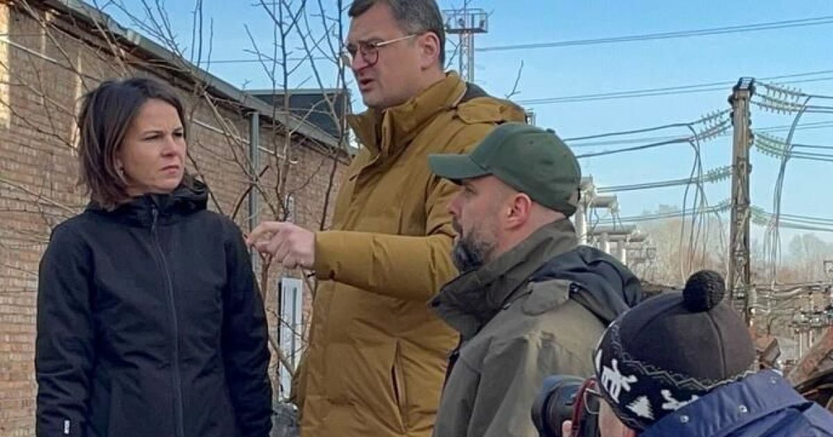 Очільниця МЗС Німеччини Бербок з неоголошеним візитом приїхала до Харкова та пообіцяла більше зброї