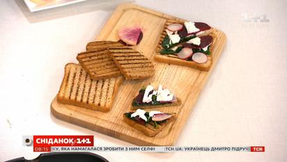 Легкі весняні бутерброди зі шпинатом від Руслана Сенічкіна