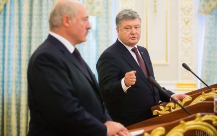 Лукашенко повідомив, що розмовляв з Порошенком про "шпигунський скандал"
