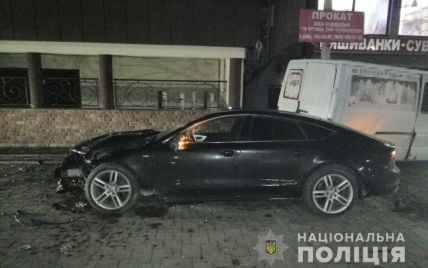 Перебегала дорогу в запрещенном месте: в Закарпатской области погибла женщина (фото)