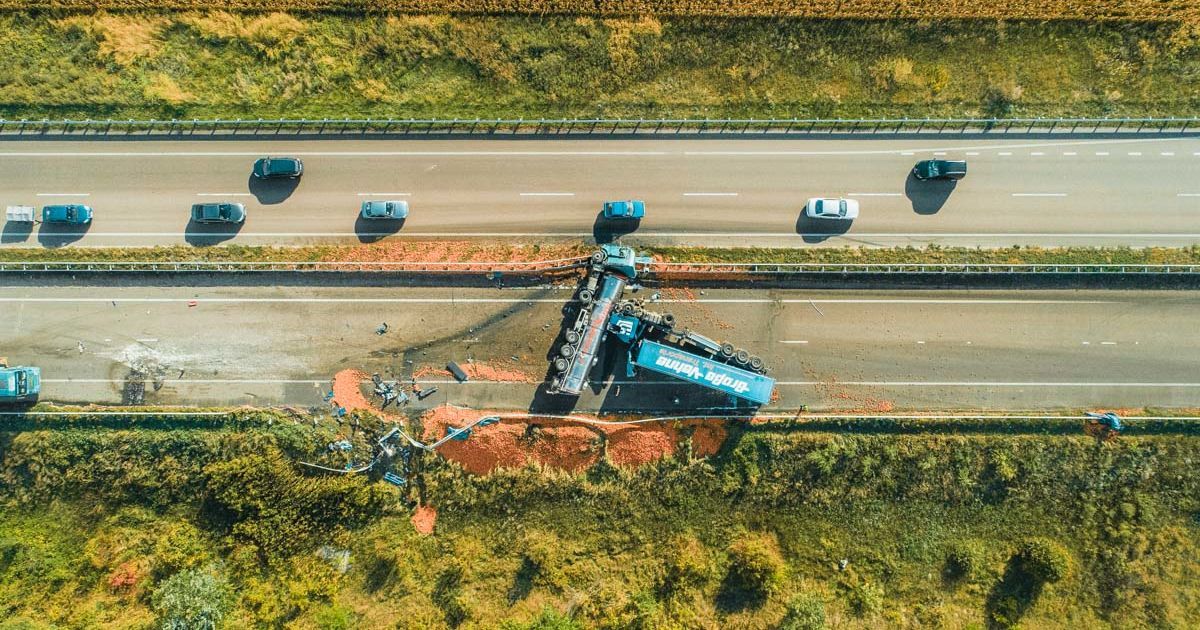 ДТП фури з яблуками і молоком Київщина_2 / © kiev.informator.ua