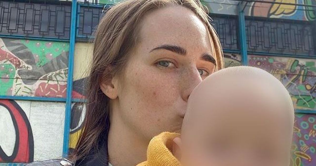 "Били та погрожували пістолетом": мама викраденого у Києві немовляти розповіла моторошні подробиці