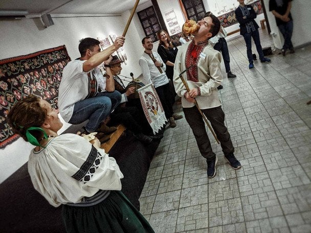 Чому на Андрія “кусали” калиту / © Пласт