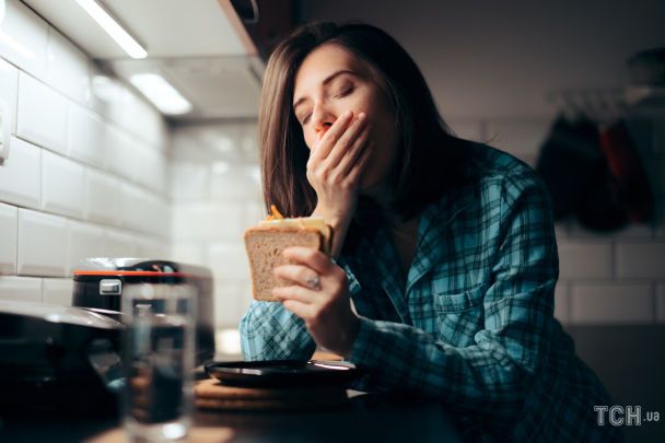 Эмоциональное переедание / © Credits