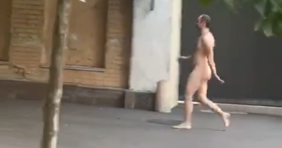 В Киеве снова заметили голого пешехода во время прогулок по улицам