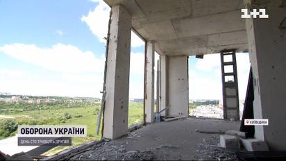 Зруйнований Ірпінь: як готуються до зими мешканці квартир без стін