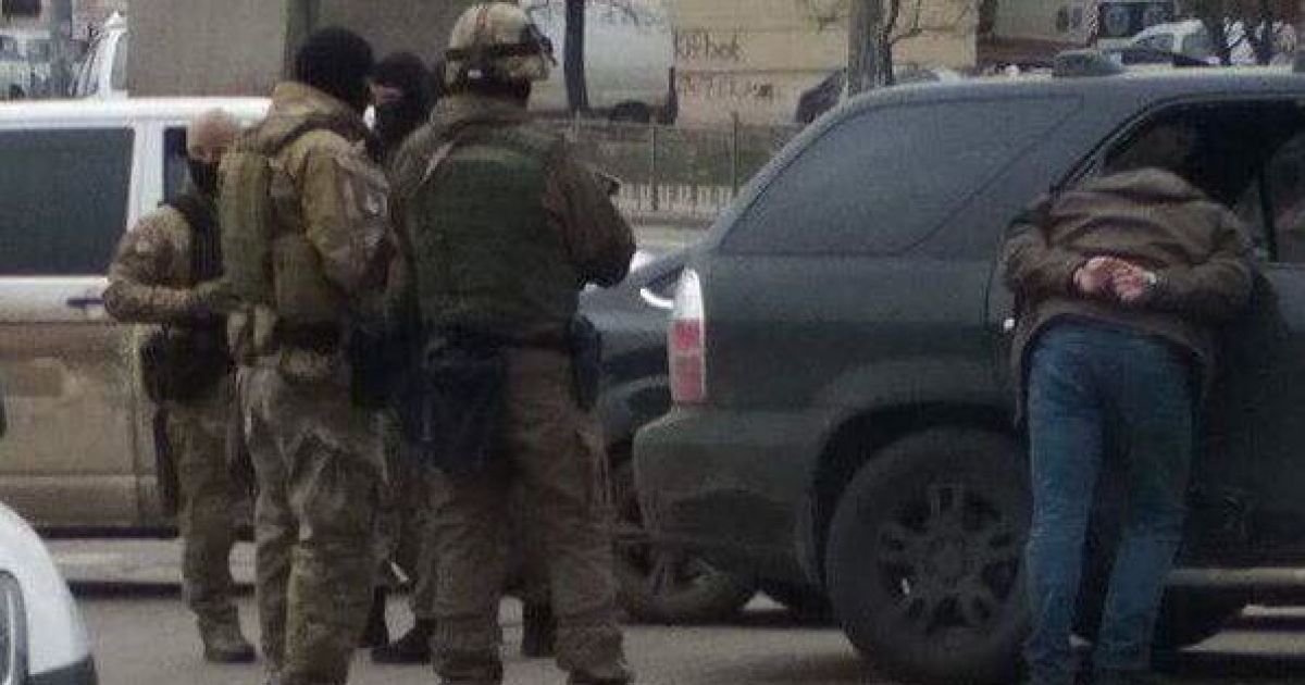 В Киеве посреди бела дня неизвестные похитили ветерана батальона "Донбасс" - активисты