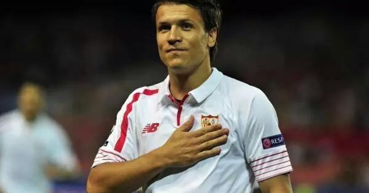 Коноплянка в игре за "Севилью"