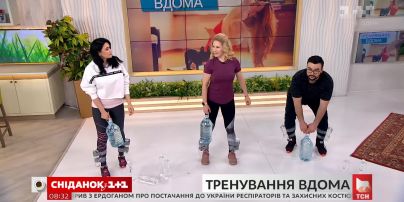 Тренируемся дома: как подтянуть тело с помощью обычных бутылок для воды