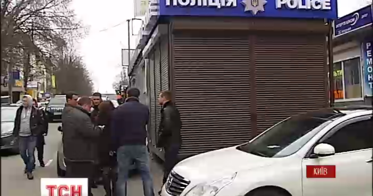 В Киеве на рынке появился полицейский МАФ
