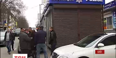 В Киеве на рынке появился полицейский МАФ