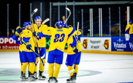 Забросили восемь "сухих" шайб: сборная Украины по хоккею одержала разгромную победу на старте ЧМ-2024