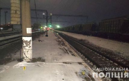 Внезапно выбежал и лег на колею: в Ровенской области поезд сбил подростка