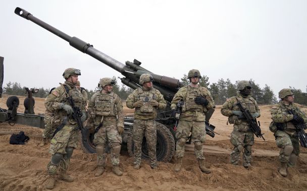 Десятки тисяч солдатів США напоготові: Трамп на межі нового етапу війни з Іраном — NYT