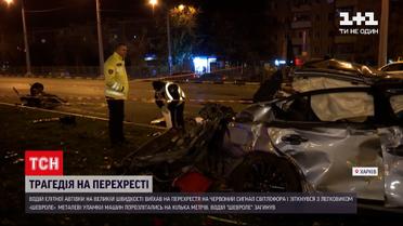 У середмісті Харкова водій "Інфініті" на шаленій швидкості зніс інший легковик | Новини України