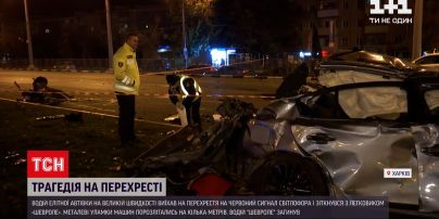 У середмісті Харкова водій "Інфініті" на шаленій швидкості зніс інший легковик | Новини України