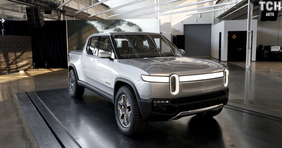 Перший у світі серійний електропікап блискавично подолав найскладнішу трасу для позашляховиків: відео