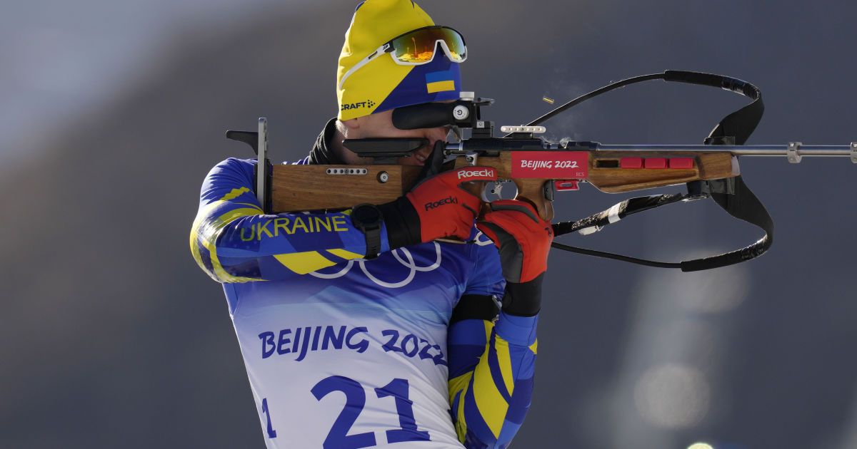 Стало відомо, хто з українських біатлоністів бігтиме в чоловічому спринті на ОІ-2022