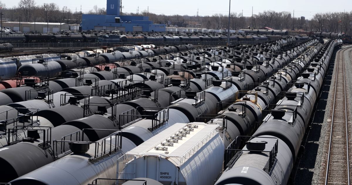 Во Львовской области будут принимать цистерны с нефтью: польский инвестор построит терминал