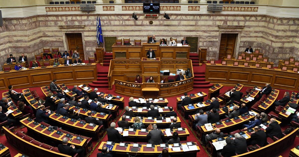 Грецький парламент ухвалив угоду зі Скоп’є про перейменування Македонії
