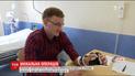 Хирурги впервые пересадили руку человеку, который родился без конечности