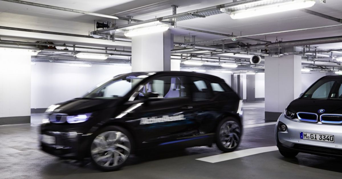 BMW научит свои авто парковаться в подземных паркингах самостоятельно