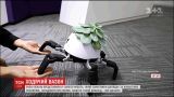Ученые Пекина представили робота, который ухаживает за комнатными растениями