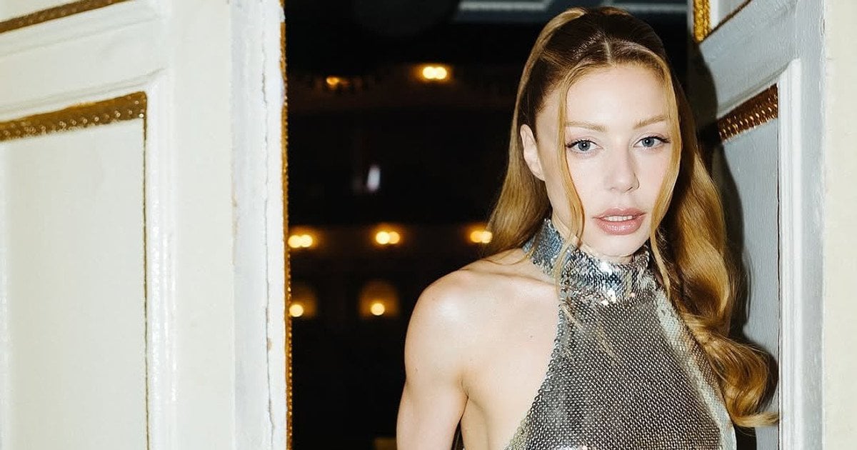 Писки жалап жатқан жеке бейне