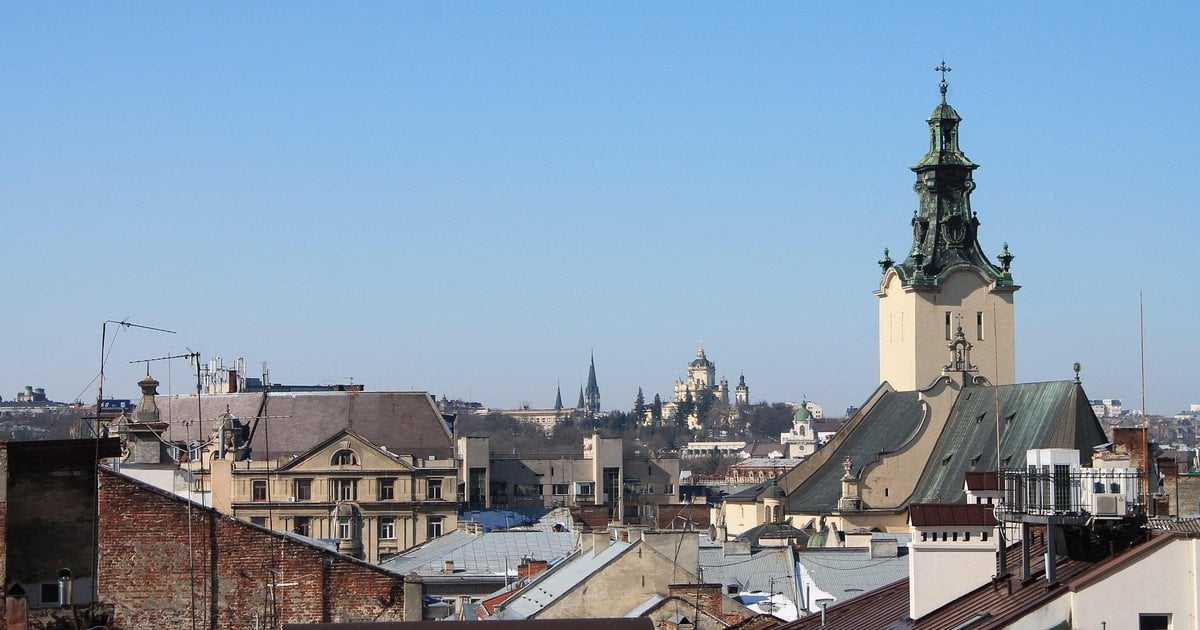 У Львові пролунали потужні вибухи — перші деталі