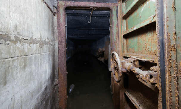 Під 900-річним замком в Англії знайшли забутий ядерний бункер (фото)