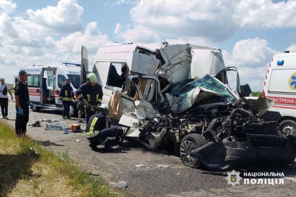 Аварія сталася на автодорозі "Стрий-Ізварине" пообіді 26 червня / © ГУ Національної поліції в Черкаській області